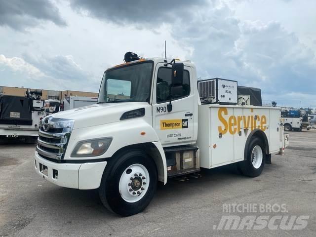 Hino 338 多目的／汎用車両