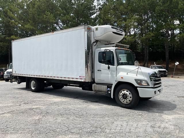 Hino 338 冷凍冷蔵車