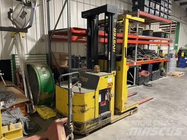 Hyster R30XMS バッテリーフォークリフト