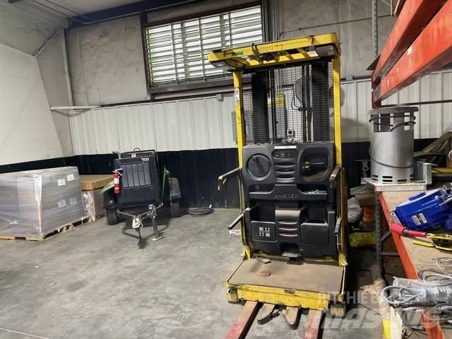 Hyster R30XMS バッテリーフォークリフト