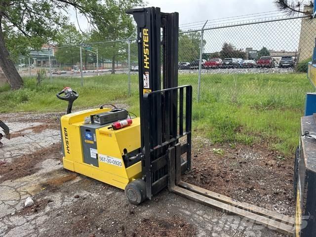 Hyster W40ZC 自走式スタッカー