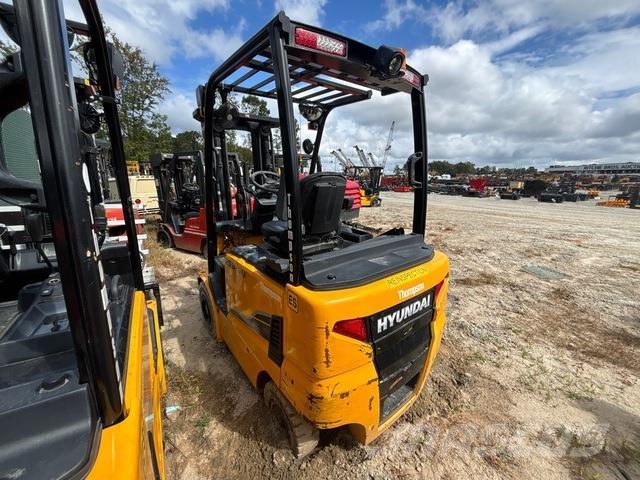 Hyundai 25B-9U バッテリーフォークリフト