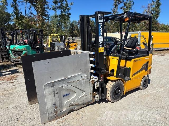 Hyundai 25B-9U バッテリーフォークリフト
