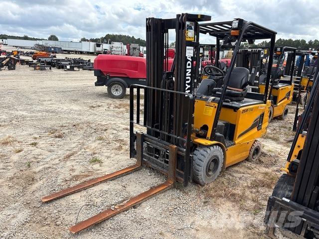 Hyundai 25B-9U バッテリーフォークリフト