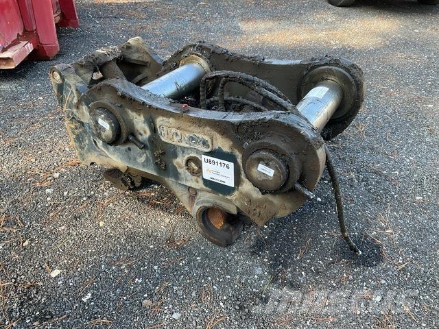 Hyundai EQD45 グラップル