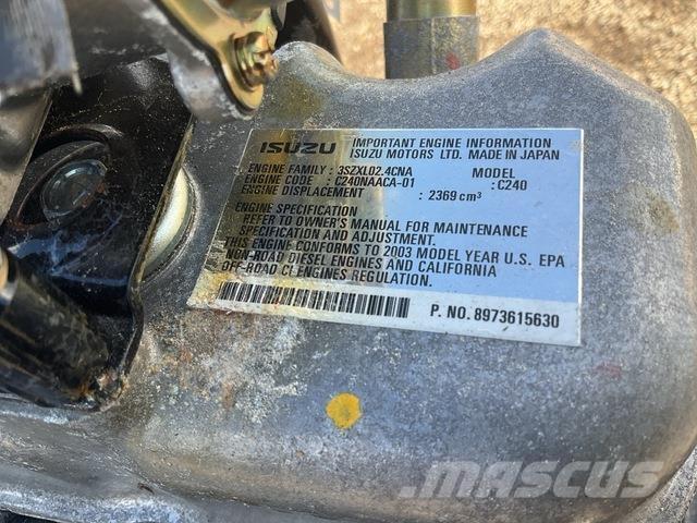 Isuzu C240 エンジン
