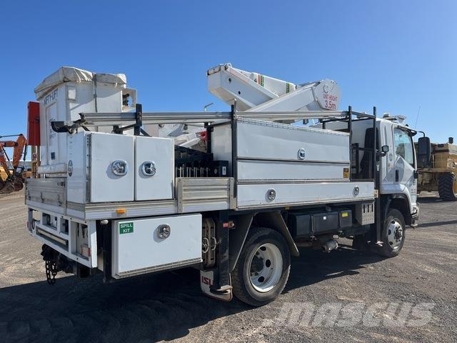 Isuzu FSS550 トラック高所作業車