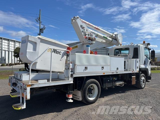 Isuzu FTR900 トラック高所作業車