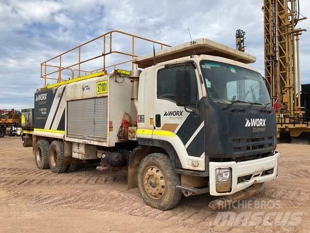 Isuzu FVZ1400 タンカートラック