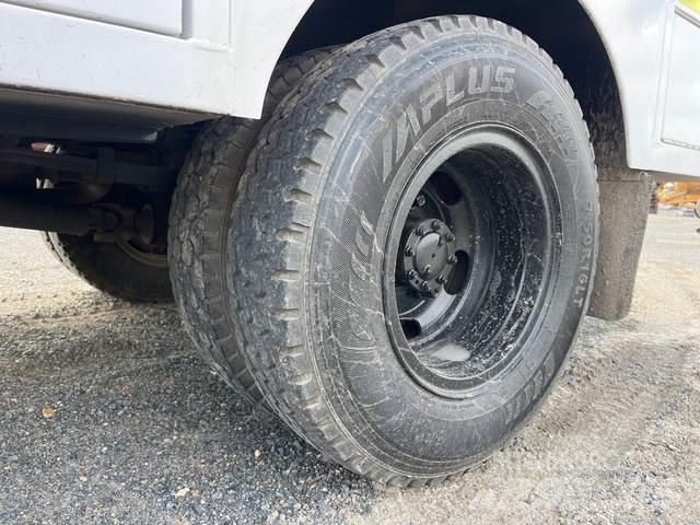 Isuzu NPR 200 建設機械 -　その他