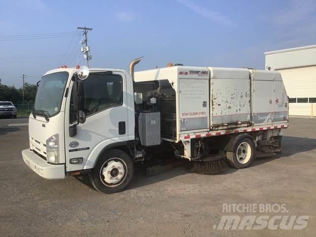 Isuzu NQR 街路清掃車