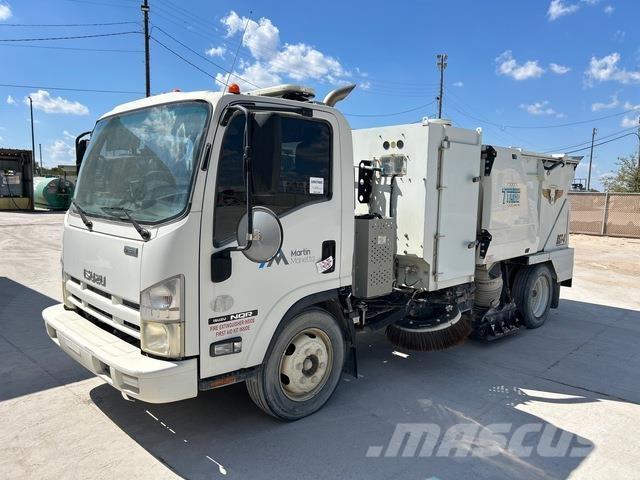 Isuzu NQR 街路清掃車