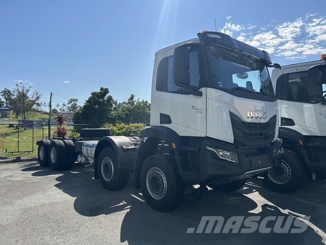 Iveco T Way キャブ付きシャーシ