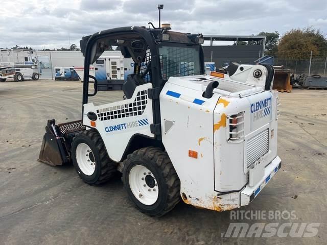 JCB 135 HD スキッドステアローダー