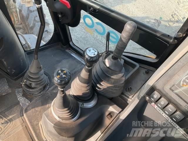 JCB 3DX バックホーローダー