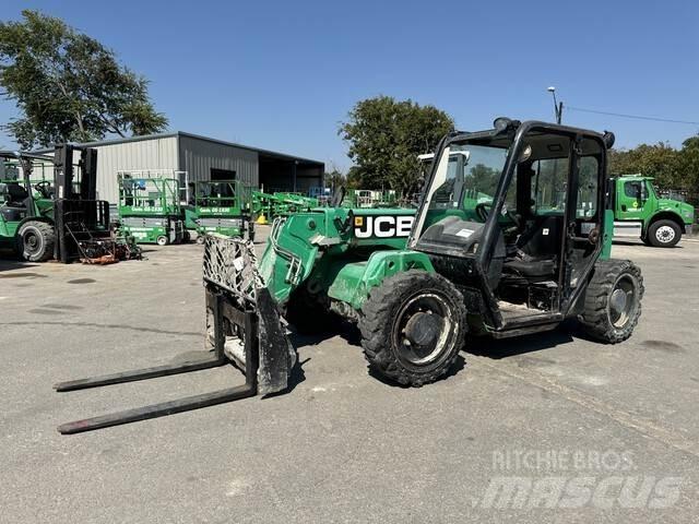 JCB 525-60 テレスコーピックハンドラー