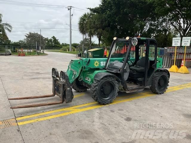 JCB 525-60 テレスコーピックハンドラー