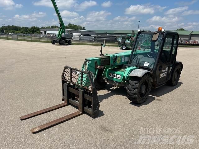 JCB 525-60 テレスコーピックハンドラー