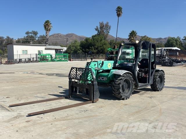 JCB 525-60 テレスコーピックハンドラー