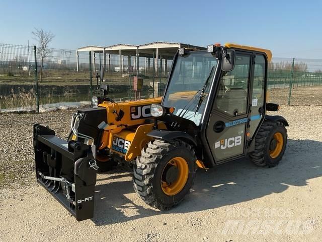 JCB 525-60E テレスコーピックハンドラー
