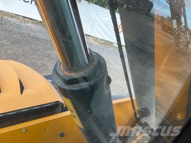 JCB 533-105 テレスコーピックハンドラー