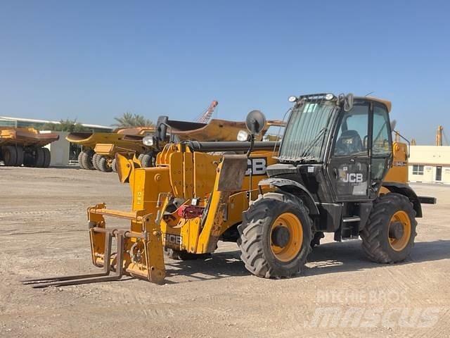 JCB 540-170 テレスコーピックハンドラー