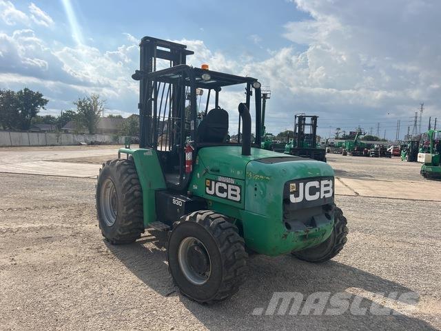 JCB 930 ラフターテレントラック