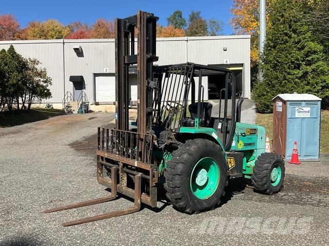 JCB 930 ラフターテレントラック