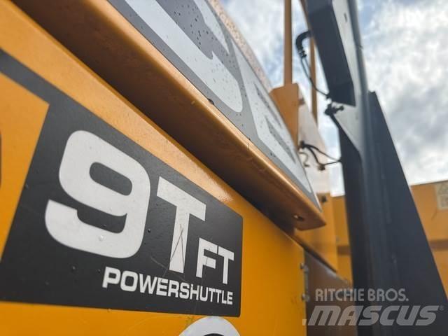 JCB 9T FT サイト　ダンプ
