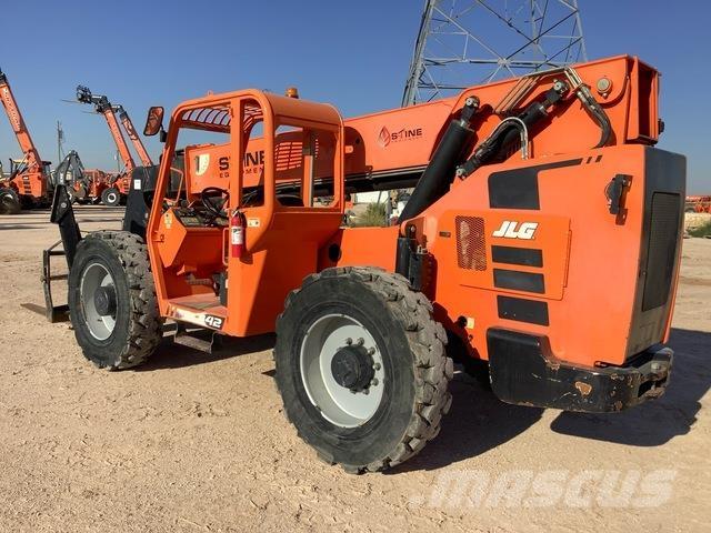 JLG 10042 テレスコーピックハンドラー
