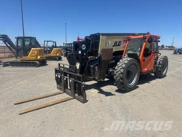 JLG 1055 テレスコーピックハンドラー