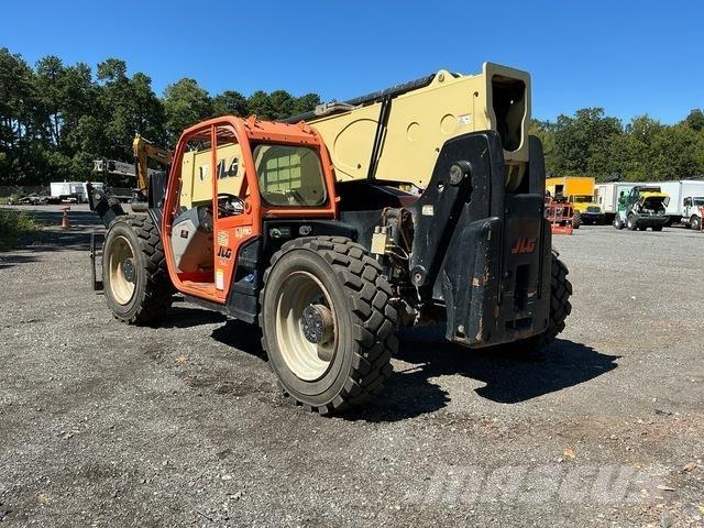 JLG 1055 テレスコーピックハンドラー