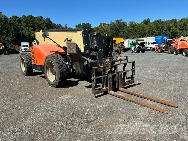 JLG 1055 テレスコーピックハンドラー