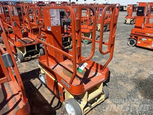JLG 1230ES 垂直昇降型リフト