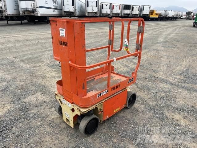 JLG 1230ES 垂直昇降型リフト
