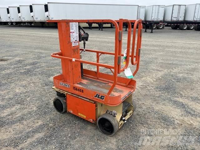 JLG 1230ES 垂直昇降型リフト