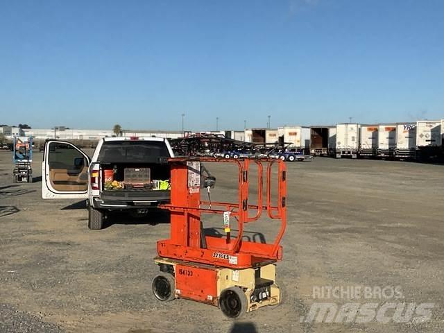 JLG 1230ES 垂直昇降型リフト