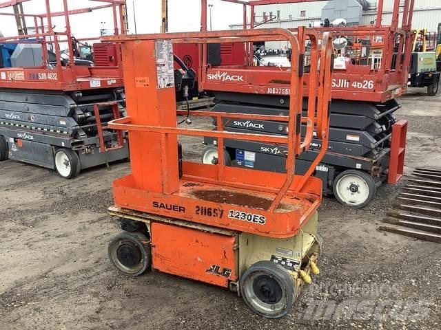 JLG 1230ES 垂直昇降型リフト