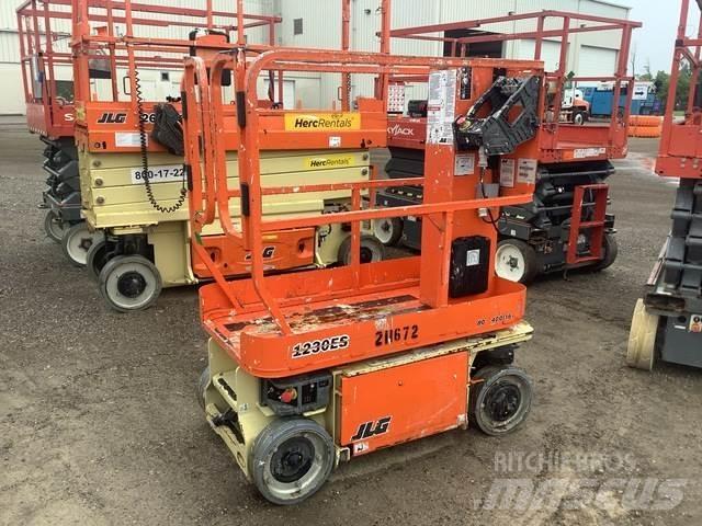 JLG 1230ES 垂直昇降型リフト