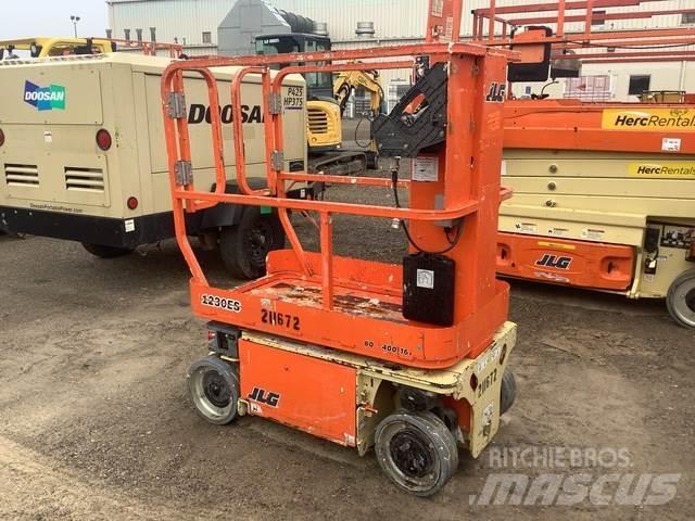 JLG 1230ES 垂直昇降型リフト