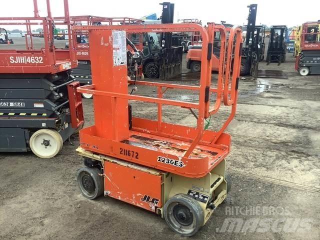 JLG 1230ES 垂直昇降型リフト