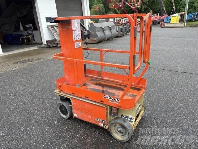 JLG 1230ES 垂直昇降型リフト