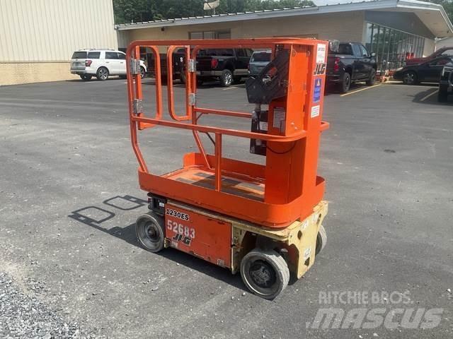 JLG 1230ES 垂直昇降型リフト