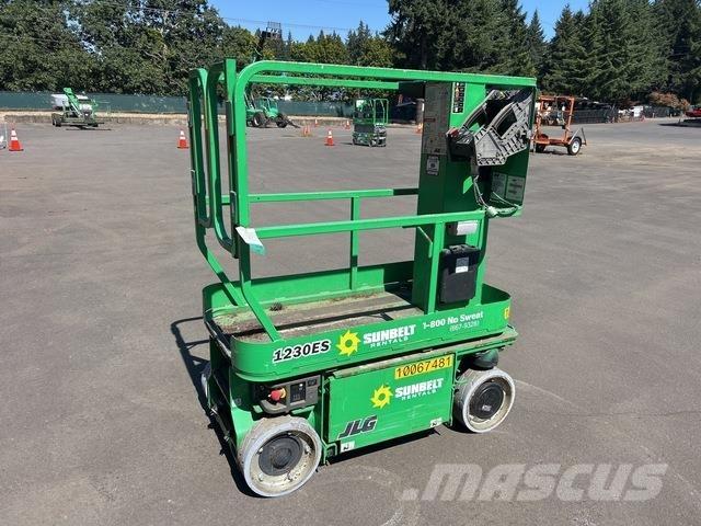 JLG 1230ES 垂直昇降型リフト
