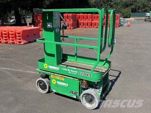 JLG 1230ES 垂直昇降型リフト