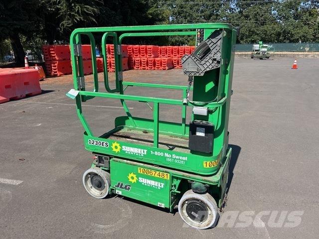 JLG 1230ES 垂直昇降型リフト