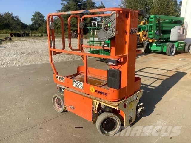 JLG 1230ES 垂直昇降型リフト
