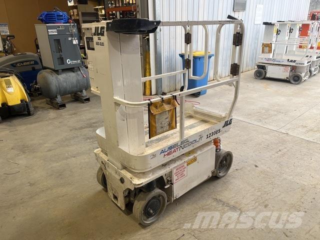 JLG 1230ES 垂直昇降型リフト