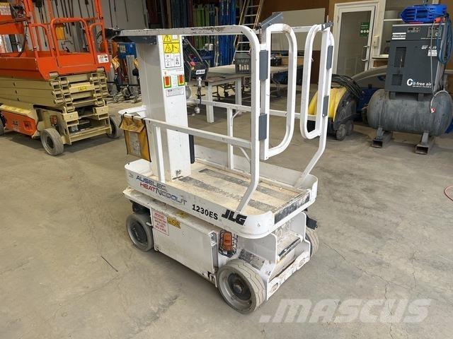 JLG 1230ES 垂直昇降型リフト