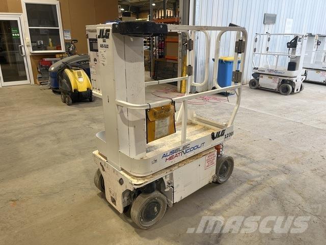 JLG 1230ES 垂直昇降型リフト